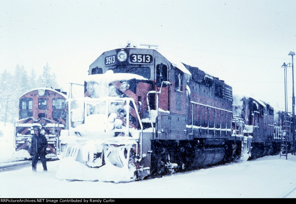 WP 3513 on a snowy day